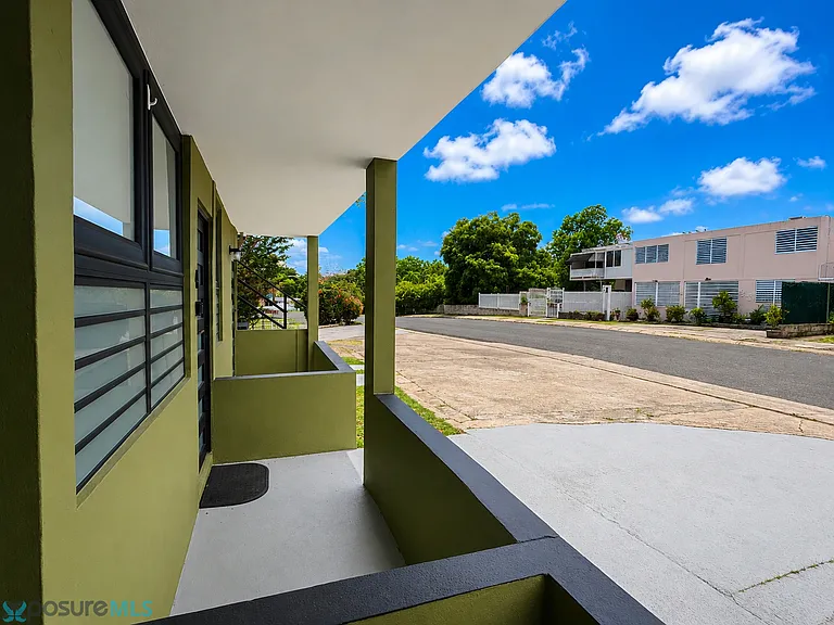 APT. #4 Urb Sierra Bayamon Apt. #4 98 1 Calle 84 B #STUDIO #4 — Photo 3