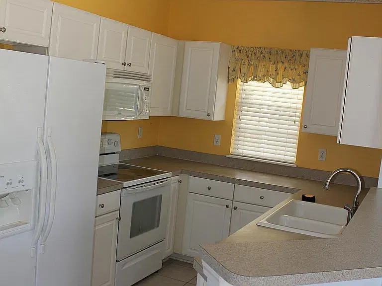 3 bed, 1557 sqft, $1,850 — Photo 2
