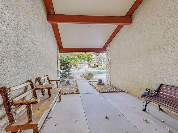 4th image of 8200 Sprenger Dr NE