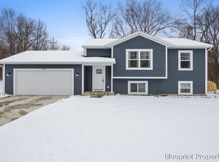 3445 Gray Fox Ln, Allegan, MI 49010