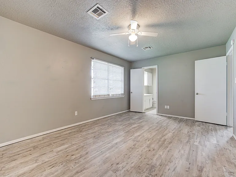 2287 Houston Ave — Photo 22