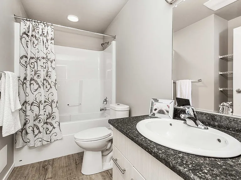 1640 Sycamore Dr — Photo 11