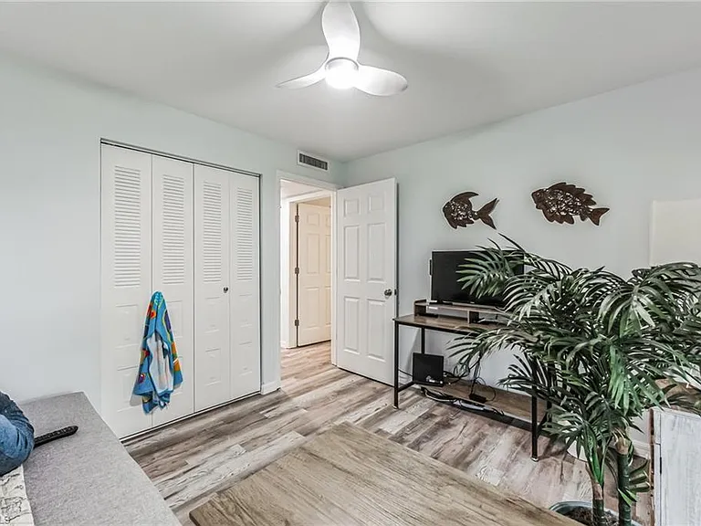 8081 S Woods Cir #10 — Photo 8