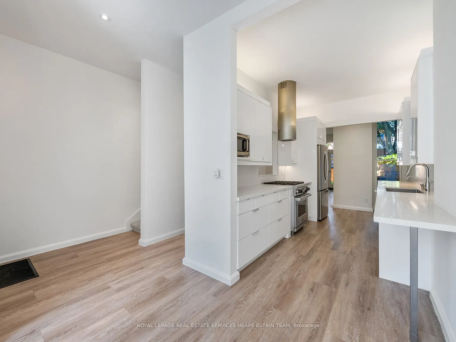 3 bed, $8,000 — Photo 4