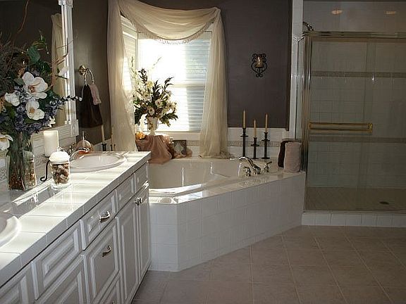 Huge Master Bathroom