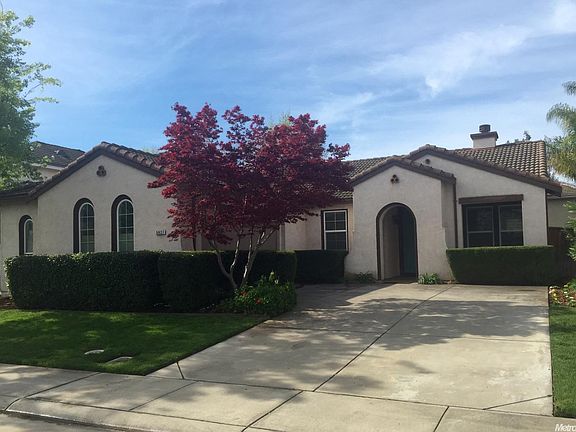 2nd image of 5927 Riverbank Cir