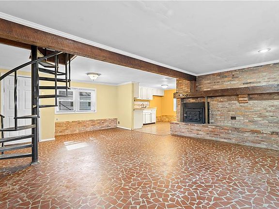 5th image of 3501 Murchie St