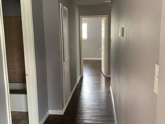 5th image of 1321 Airline Dr