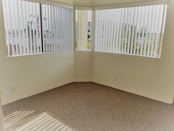 5th image of 10327 Woodbine St #310