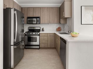 11201 Otsego St APT 405, North Hollywood, CA 91601