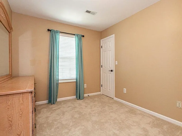 10714 Prince Albert Way — Photo 15