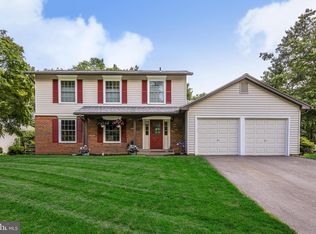 6905 Raspberry Plain Pl, Springfield, VA 22153