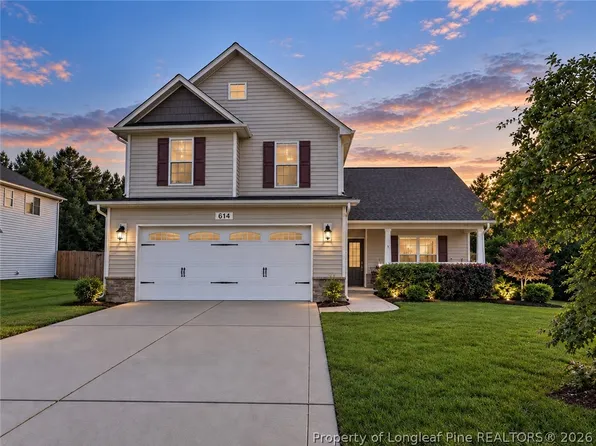 614 Hogart St, Raeford, NC 28376