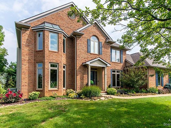 3rd image of 1936 Oakview Dr