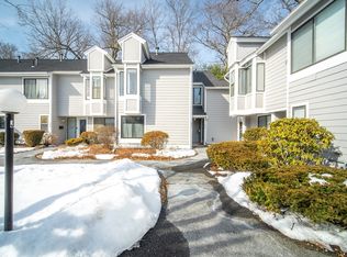 356 Nassau Dr, Springfield, MA 01129