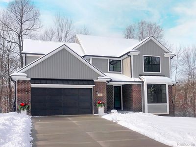 486 Green Hill Ln, Lake Orion, MI, 48360