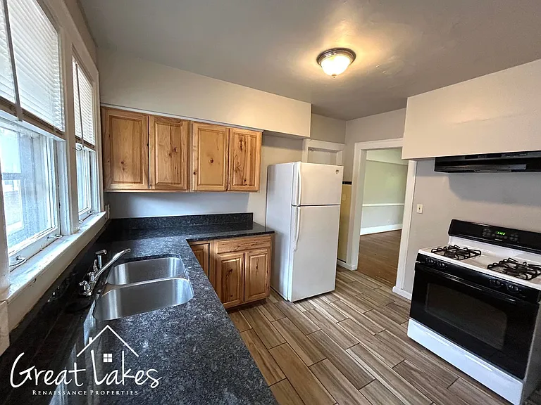 2531 Pingree St — Photo 10