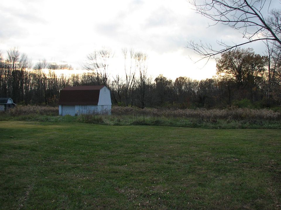 2nd image of 3841 Bennett Rd