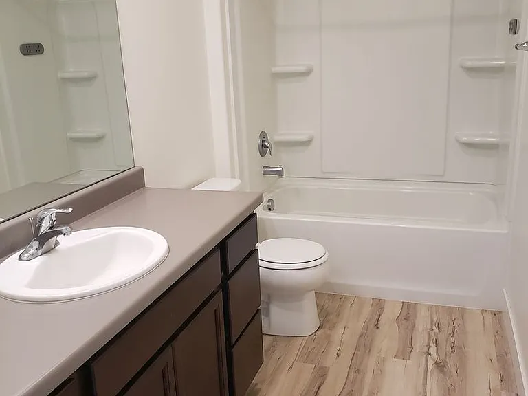 1033 S Vine St — Photo 32