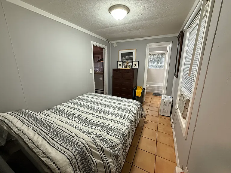1147 United Ave SE #C — Photo 7