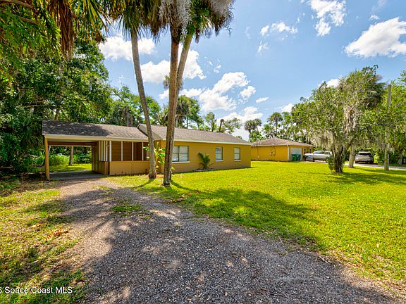 3rd image of 212 Plumosa Dr