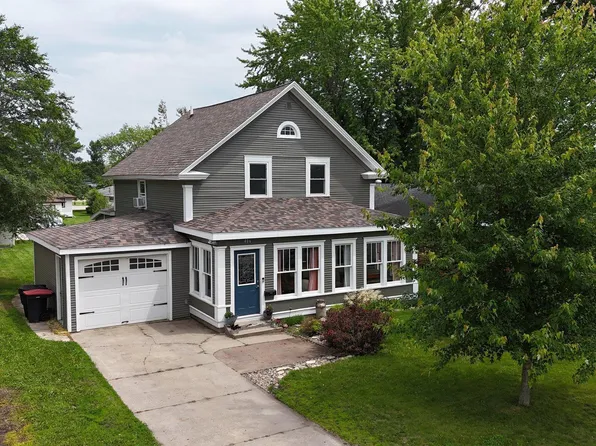 406 Oak St N, Sauk Centre, MN 56378