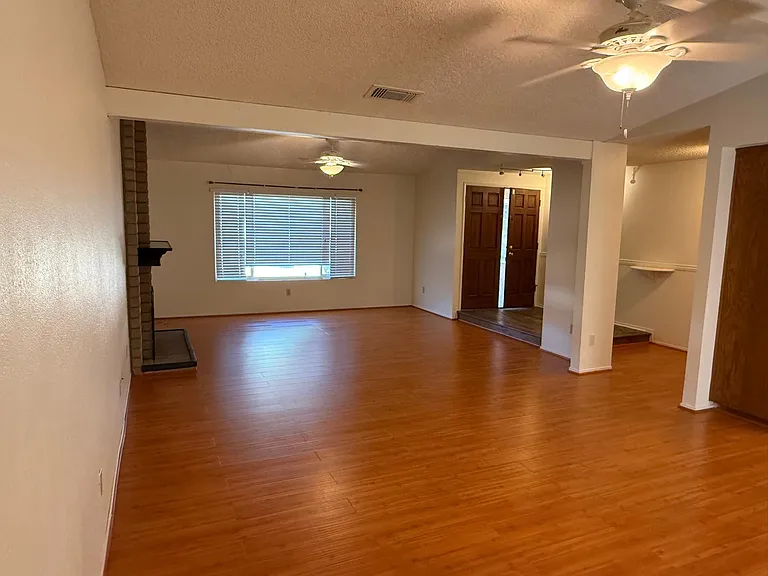31 Fallwind Cir — Photo 5