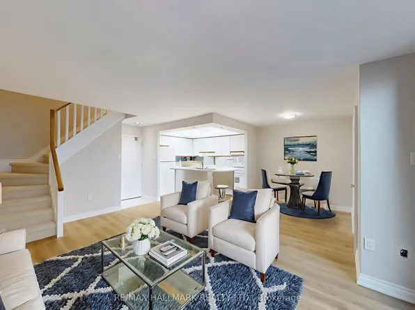16 Elgin St #316, Markham, ON L3T 4T4