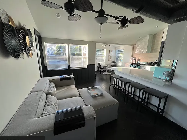 1024 E Taylor St — Photo 8