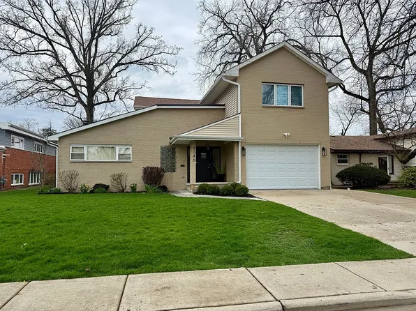 9046 Pottawattami Dr, Skokie, IL 60076
