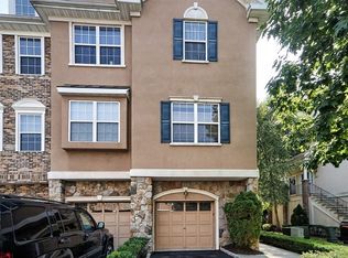 19 Devonshire Dr #120, Clifton, NJ 07013
