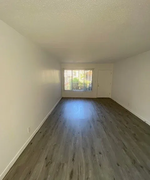 4008 Stevely Ave. — Photo 20