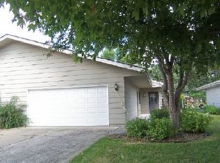 517 Graham St SW, Hutchinson, MN 55350