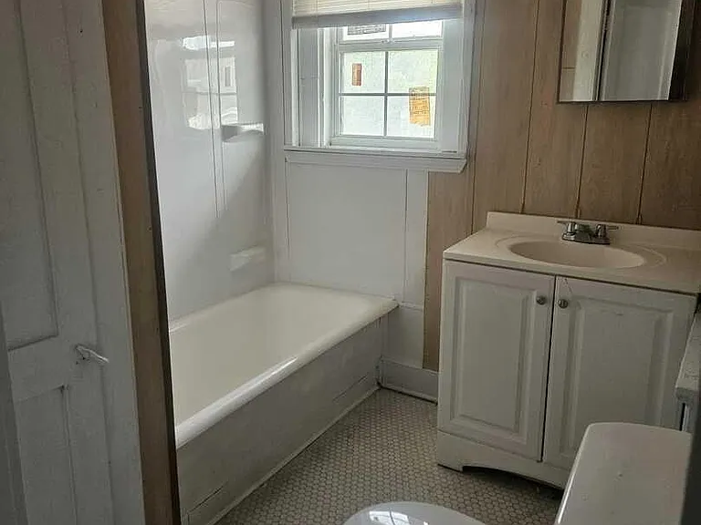 541 Hammond Ave #4 — Photo 4
