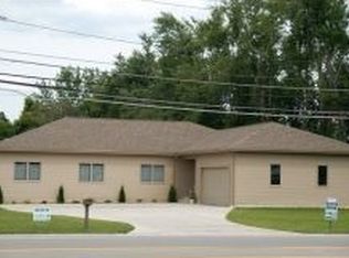 655 N Forest Rd, Williamsville, NY 14221