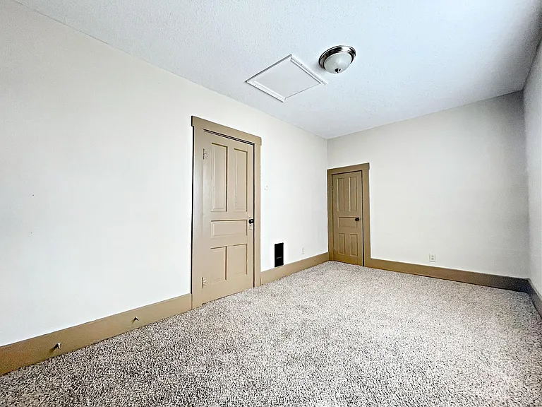 303 S Wayne St — Photo 10