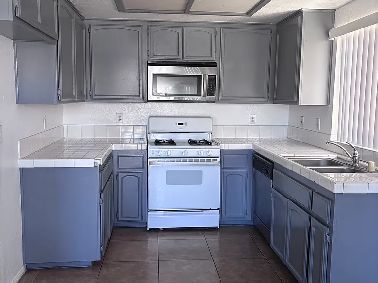 635 Montecito Ave #B — Photo 4