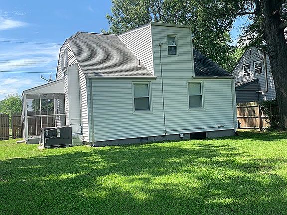 4th image of 3534 Brest Ave