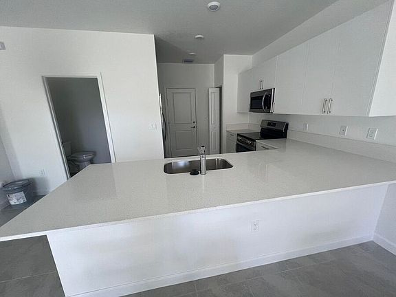 5th image of 2974 Park Ave