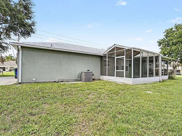 880 Vocelle Ave — Photo 25