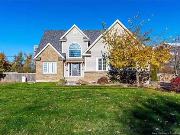 733 Chartersville Rd, Dieppe, NB E1A 1K7