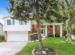 48 Cloverleaf Rd, Matteson, IL 60443