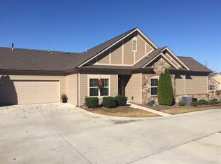 1542 Sedgefield Dr, Ooltewah, TN 37363