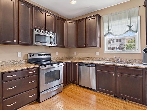 4th image of 1400 Timberwood Blvd