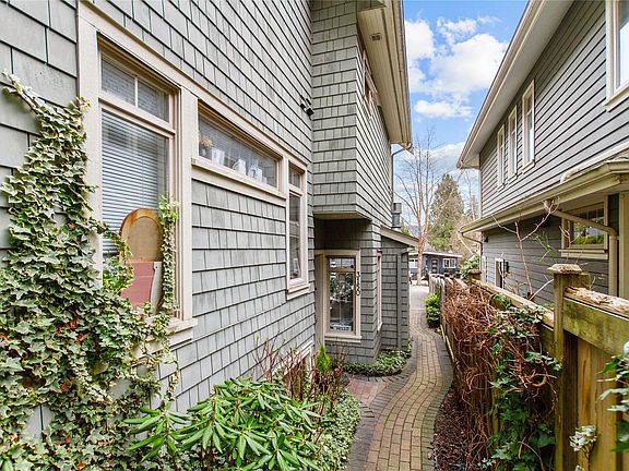 2nd image of 3150 Fromme Rd