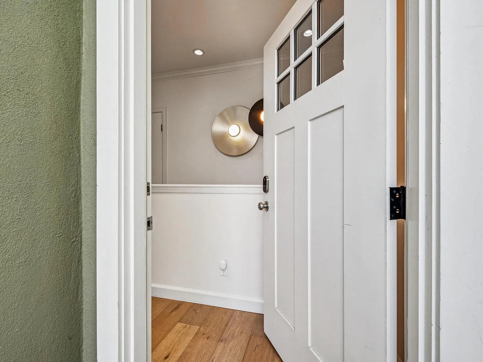 5 bed, 2120 sqft, $13,500 — Photo 3