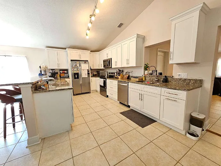 1044 Bernice Rd — Photo 8