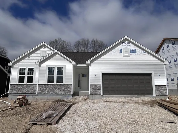 1121 Mt Vernon DRIVE, Hartford, WI 53027