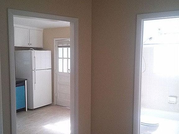 5th image of 2907B W Linden Ave