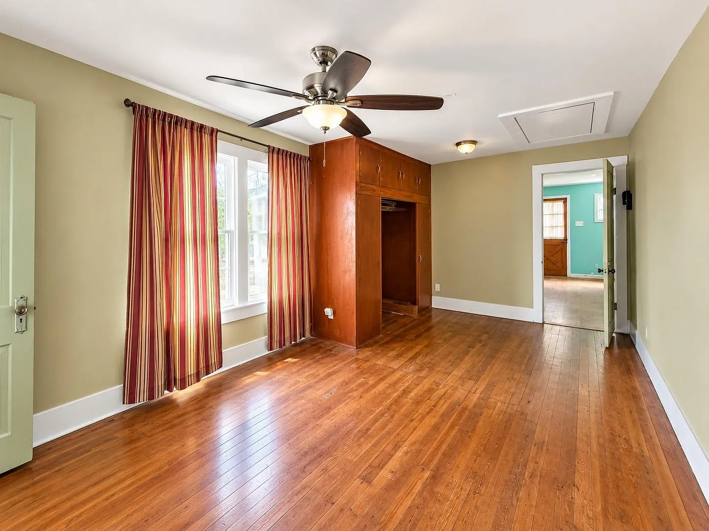 3 bed, 2.0 bath, 1784 sqft, $1,800 — Photo 4